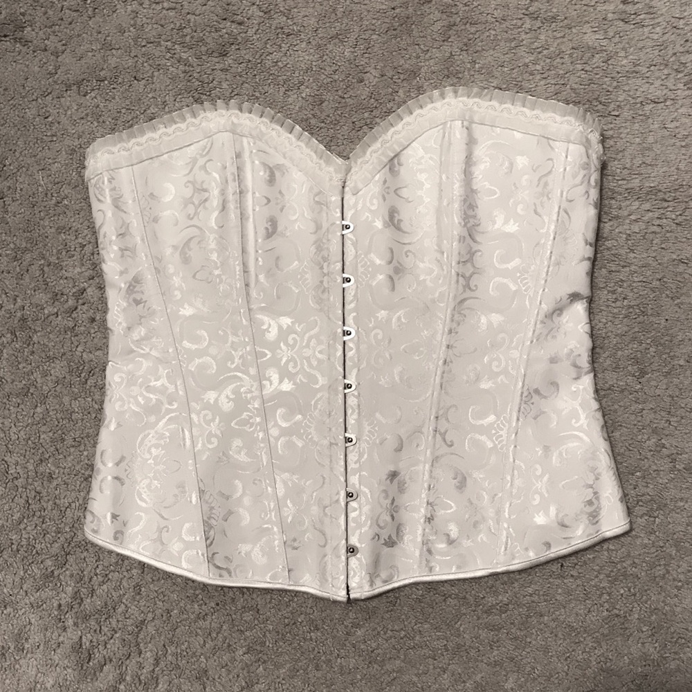 💕2/$22💕 Corset w/ White on White Brocade Pattern
